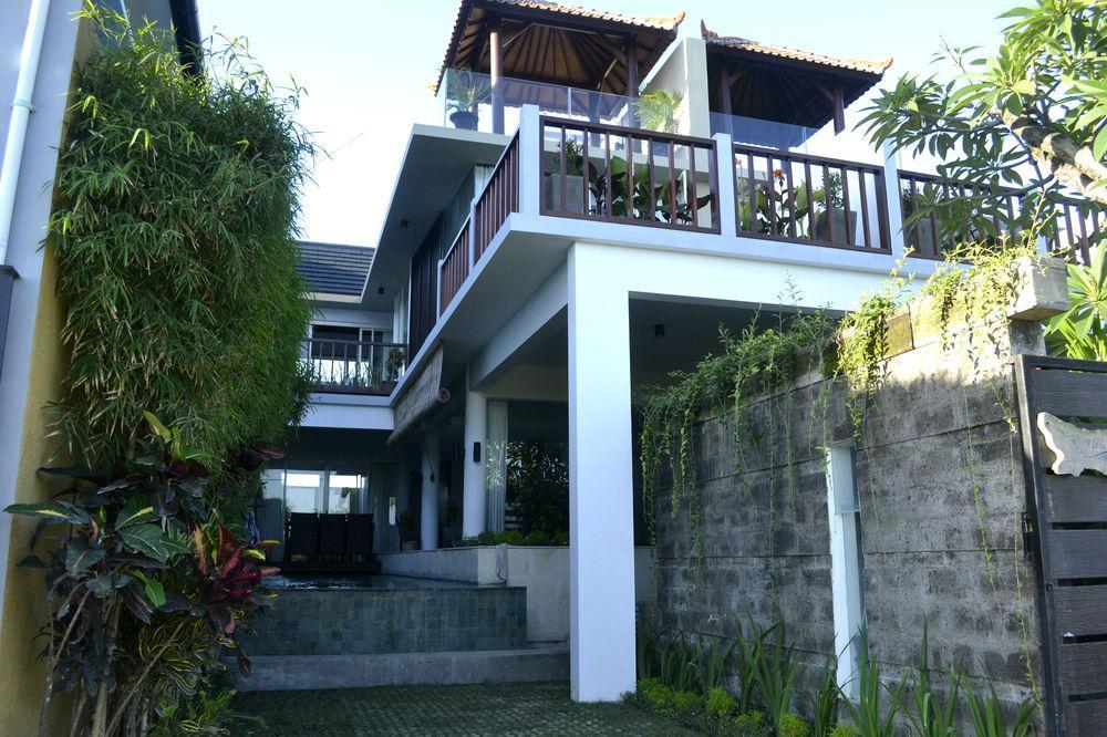 Grace And Milena Guesthouse Kuta  Exterior photo